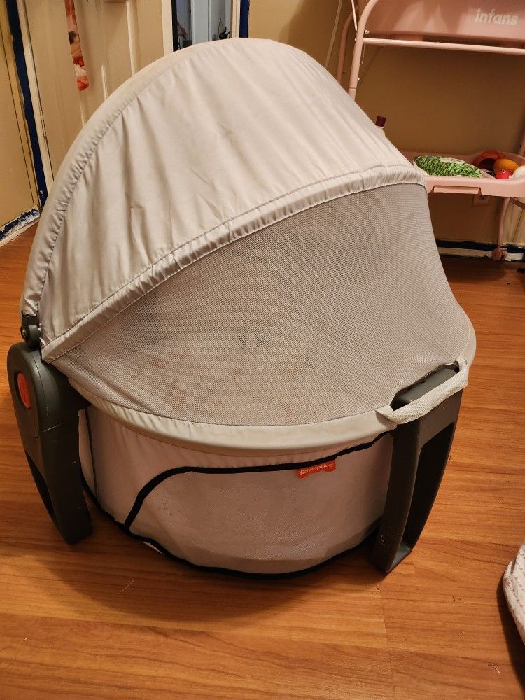 Fisher Price Dome Travel Bassinet