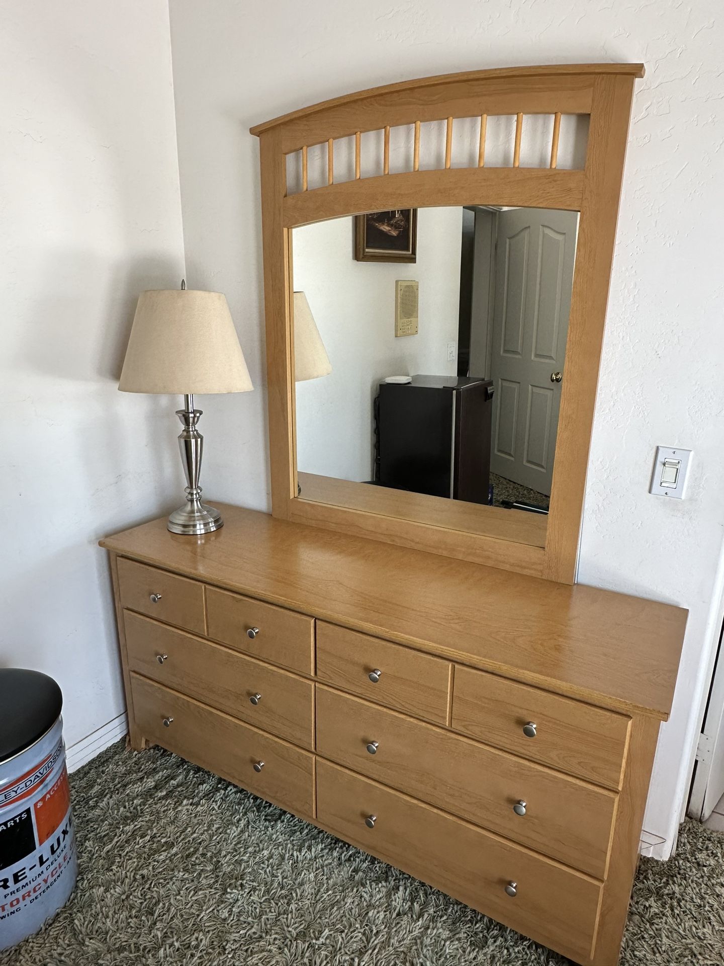 Chest of Drawers with Mirror 