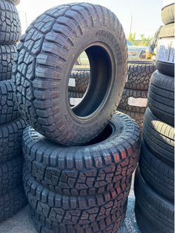 🚨🚘Vendo set de llantas Lt 285 70 17 Grounds speed tires