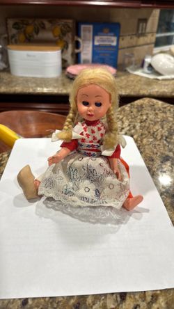 Vintage 1980’s 9”Dutch Doll from Amsterdam l