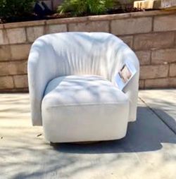 Henredon Kids Swivel Chair – NEW – $80 (3 Available)