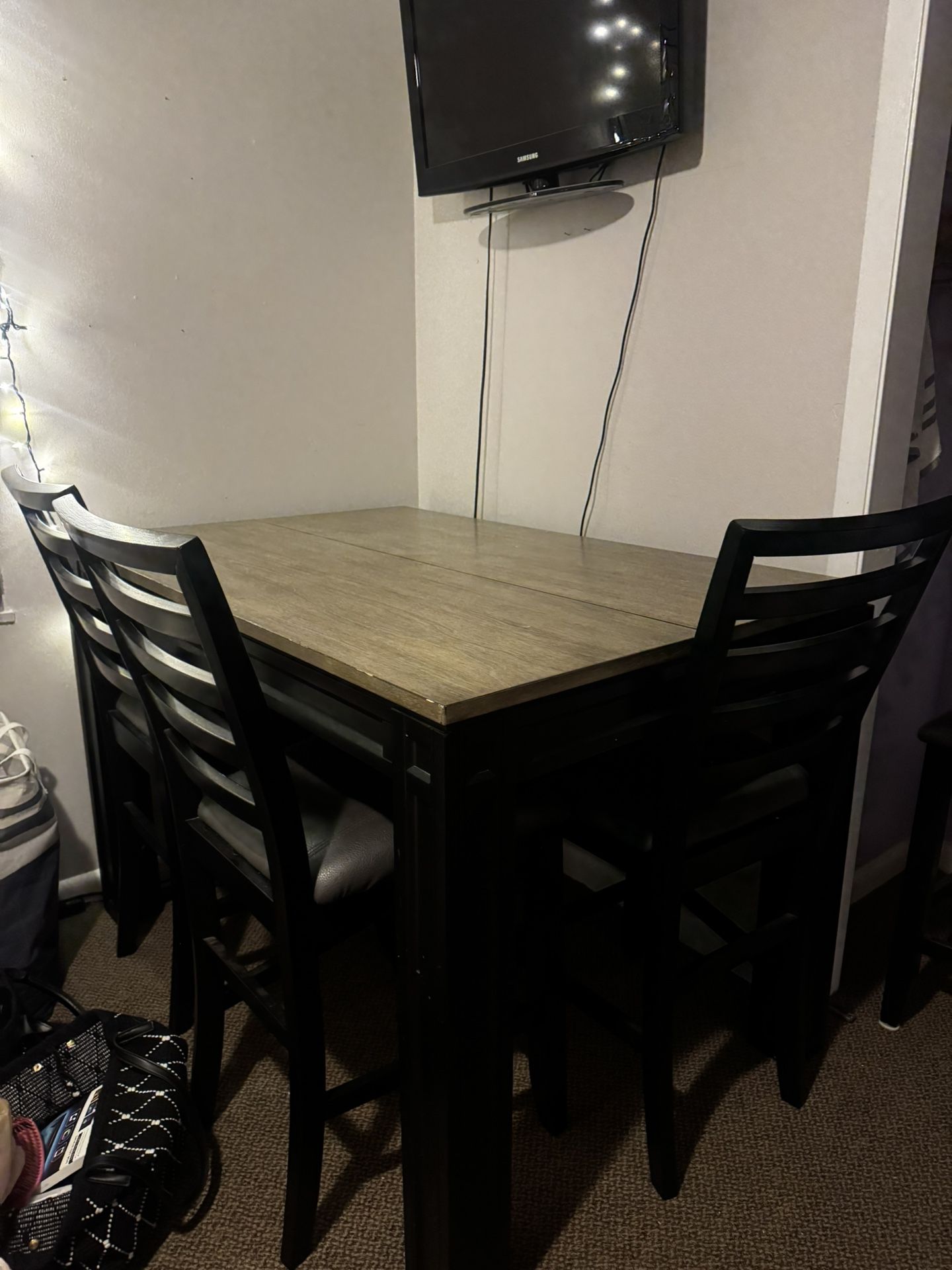 Table With Chairs Set