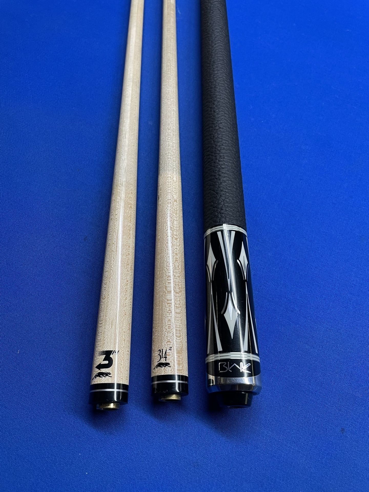 Pool Cue Predator Blak 4 3 Series With Two Shafts