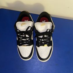 Nike SB Dunk Low Supreme Stars Black