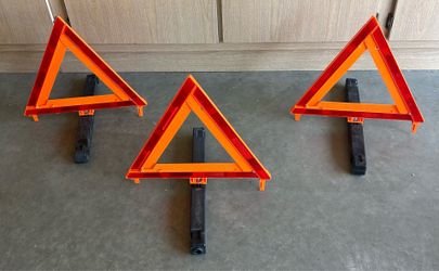 Reflective Warning Triangles set of 3 - like new