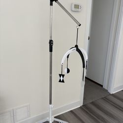 Black & White Newborn Mobile + Stand