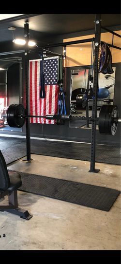 Rouge wall rack