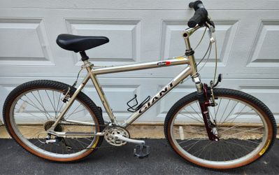 Giant Sedona SE, Aluminum, Mountain Bike