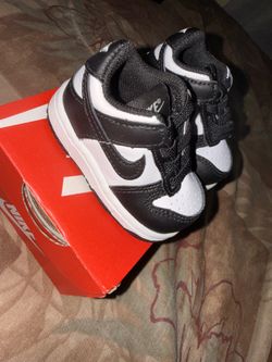 Nike dunks !