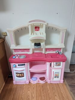 Step 2 Play Kitchen