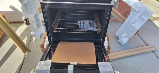 Electric whirlpool built in oven new "