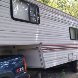 5th Wheel Camper