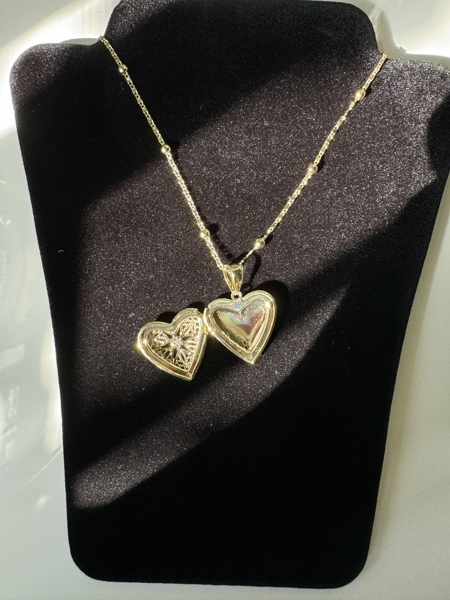 GOLD PLATED NECKLACE