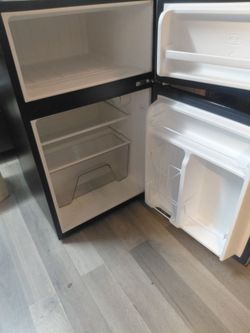 Mini fridge