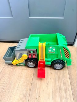 Large Toy Recycling Garbage Truck – Lights & Sounds – Great Condition