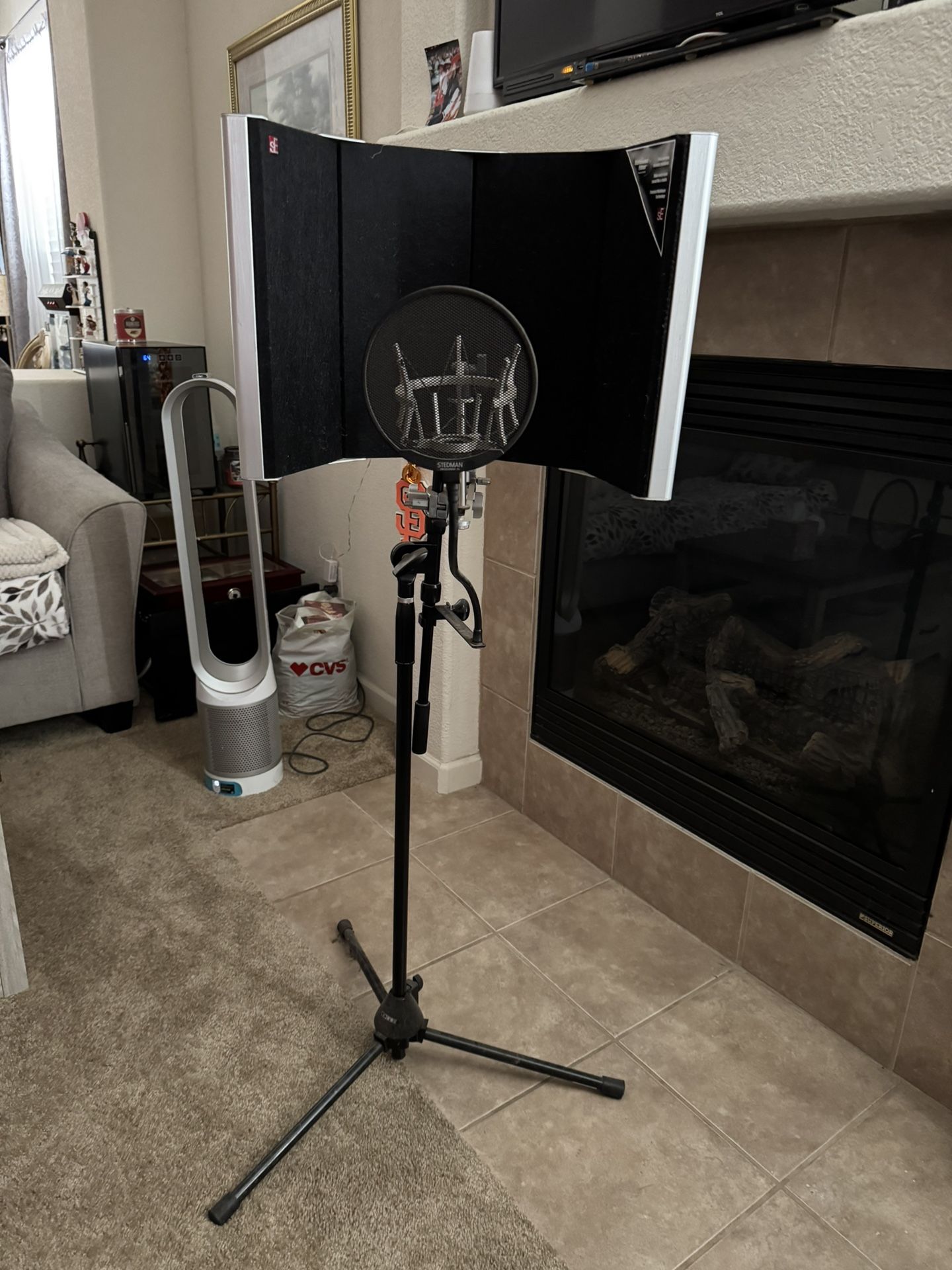 SE Electronics Microphone Isolation Shield
