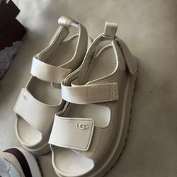 7.5 Women’s Size New Balance And Size 8 Never Worn Uggs