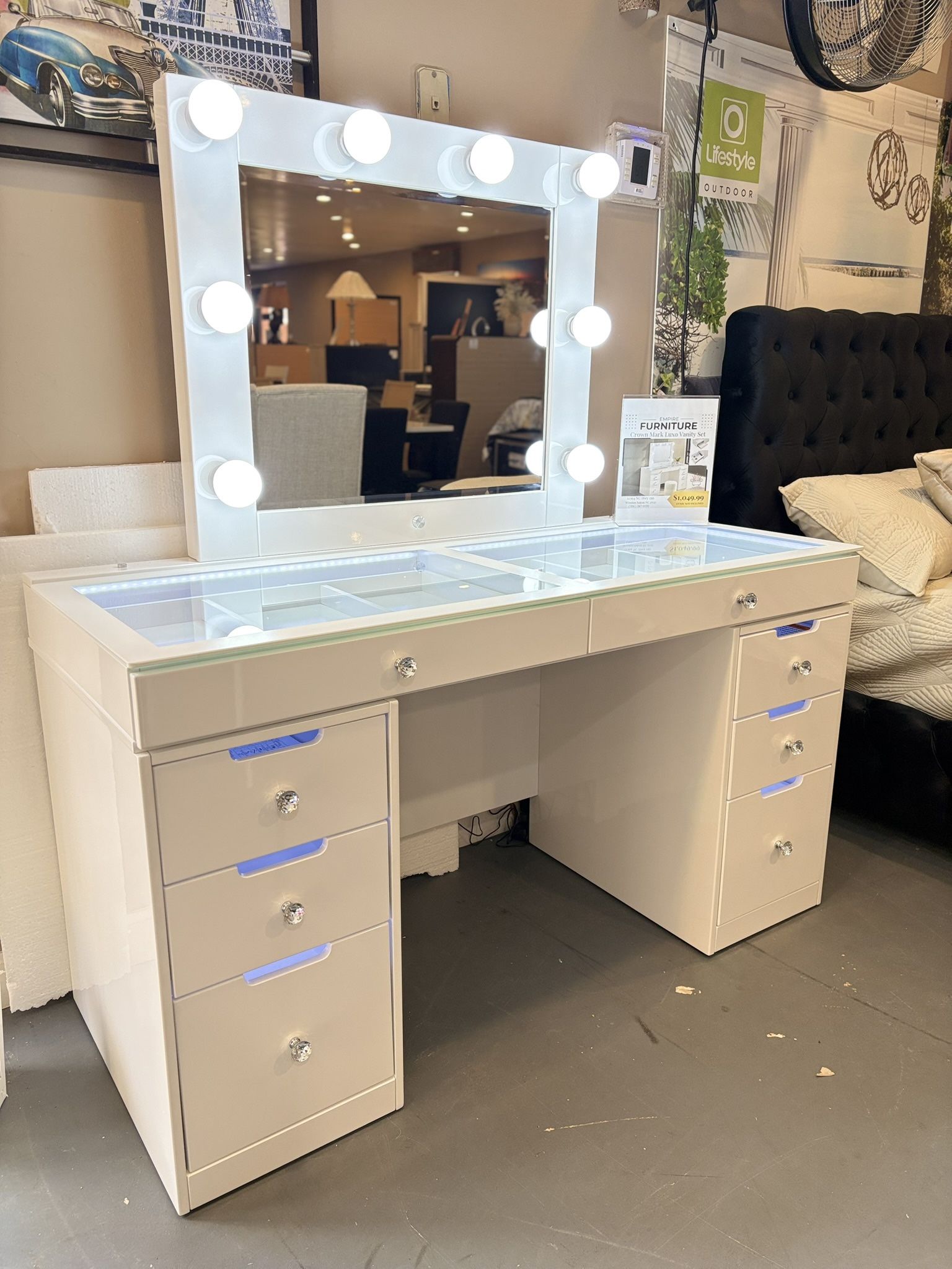 New Vanity Table & Mirror Set