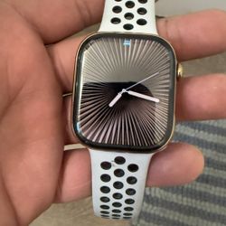 Apple Watch Series 10 Gold Titanium For Trade 