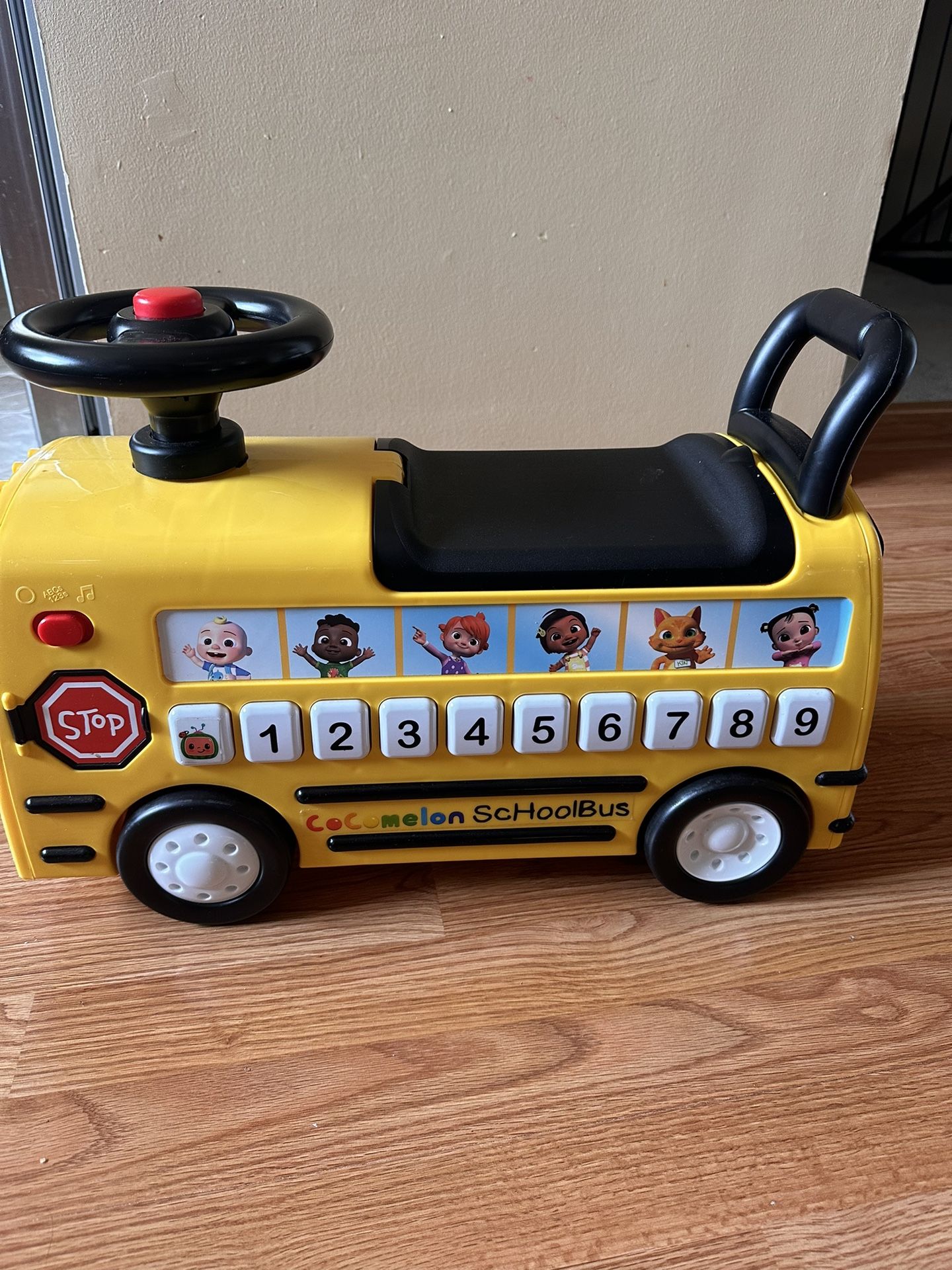 CoComelon School Bus Ride-on