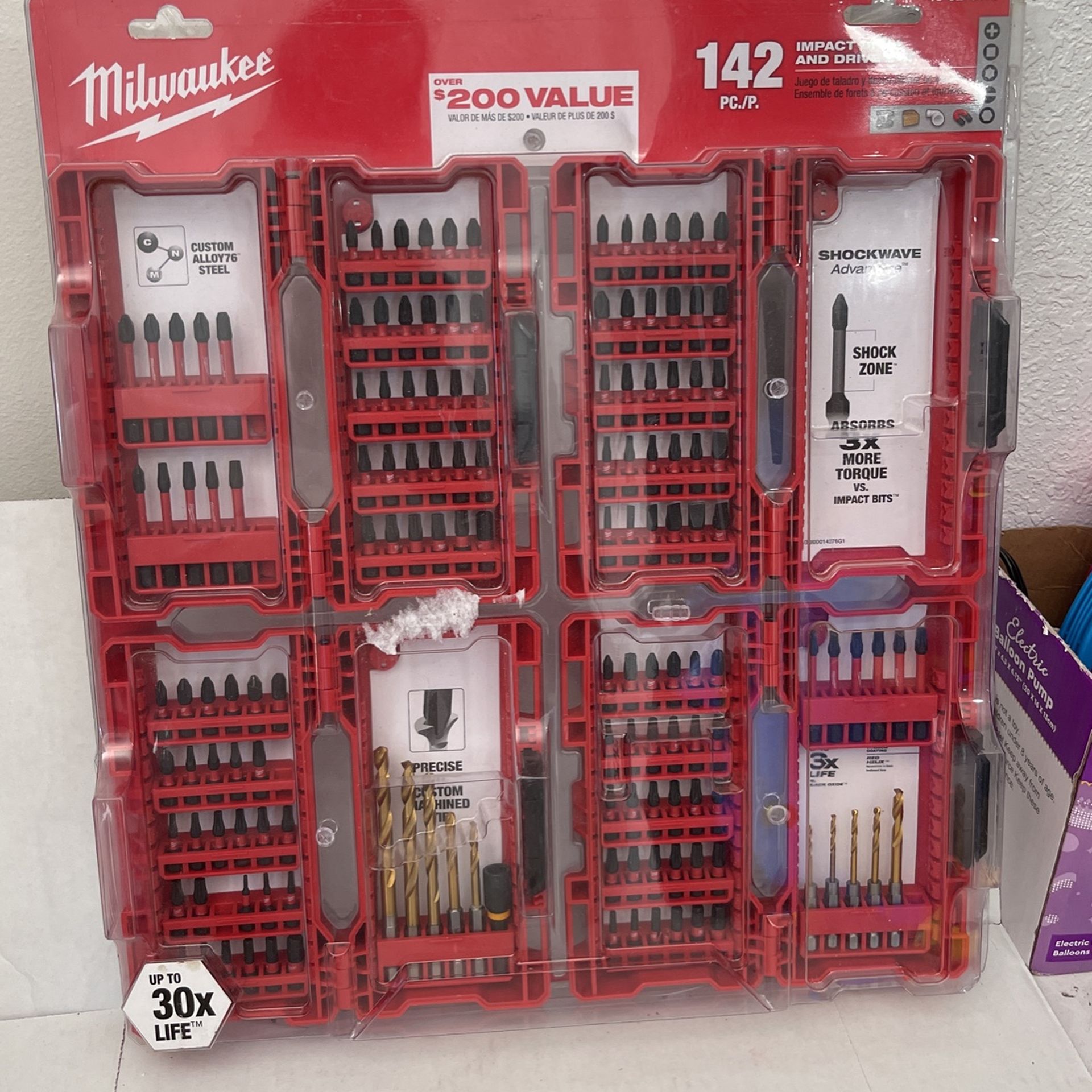 Milwaukee Impact Drill And Drive Set