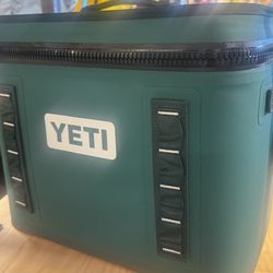 YETI COOLER HOPPER FLIP 18 NEW