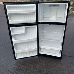 Household Refrigerator Fridge Freezer Great For Garage