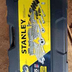 Stanley 145 Piece Socket Set 
