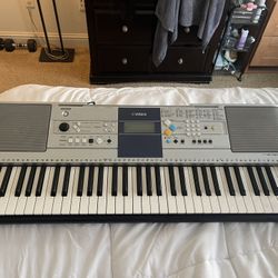 Yamaha PSR-E323