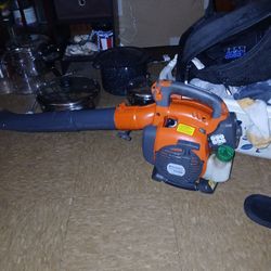 Like New Husqvarna Leaf Blower 