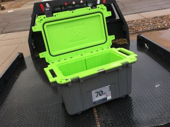 Yeti Cooler for Sale in Phoenix, AZ - OfferUp