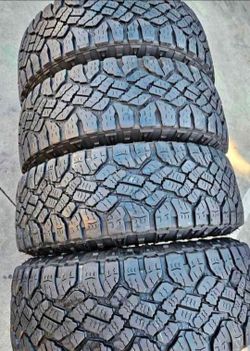 275 70 18 Goodyear tires Con 80% de Vida Las 4