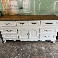 Magnificent 6ft Long 10 Drawer Dresser/ Sideboard 
