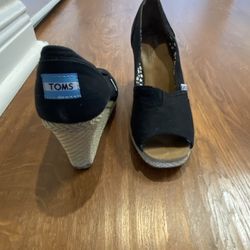 “ Tom’s” Canvas Wedge 