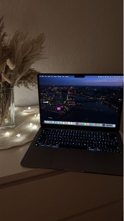 MacBook Air M4 245 gb of storage