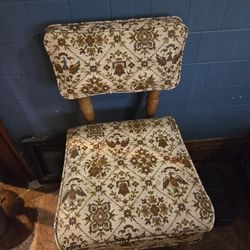 Old Fashion Style Chair