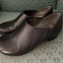 Dansko Black Shoes 