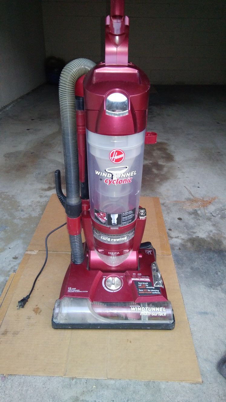 Hoover Wind tunnel bagless vacuum $36 or best offer
