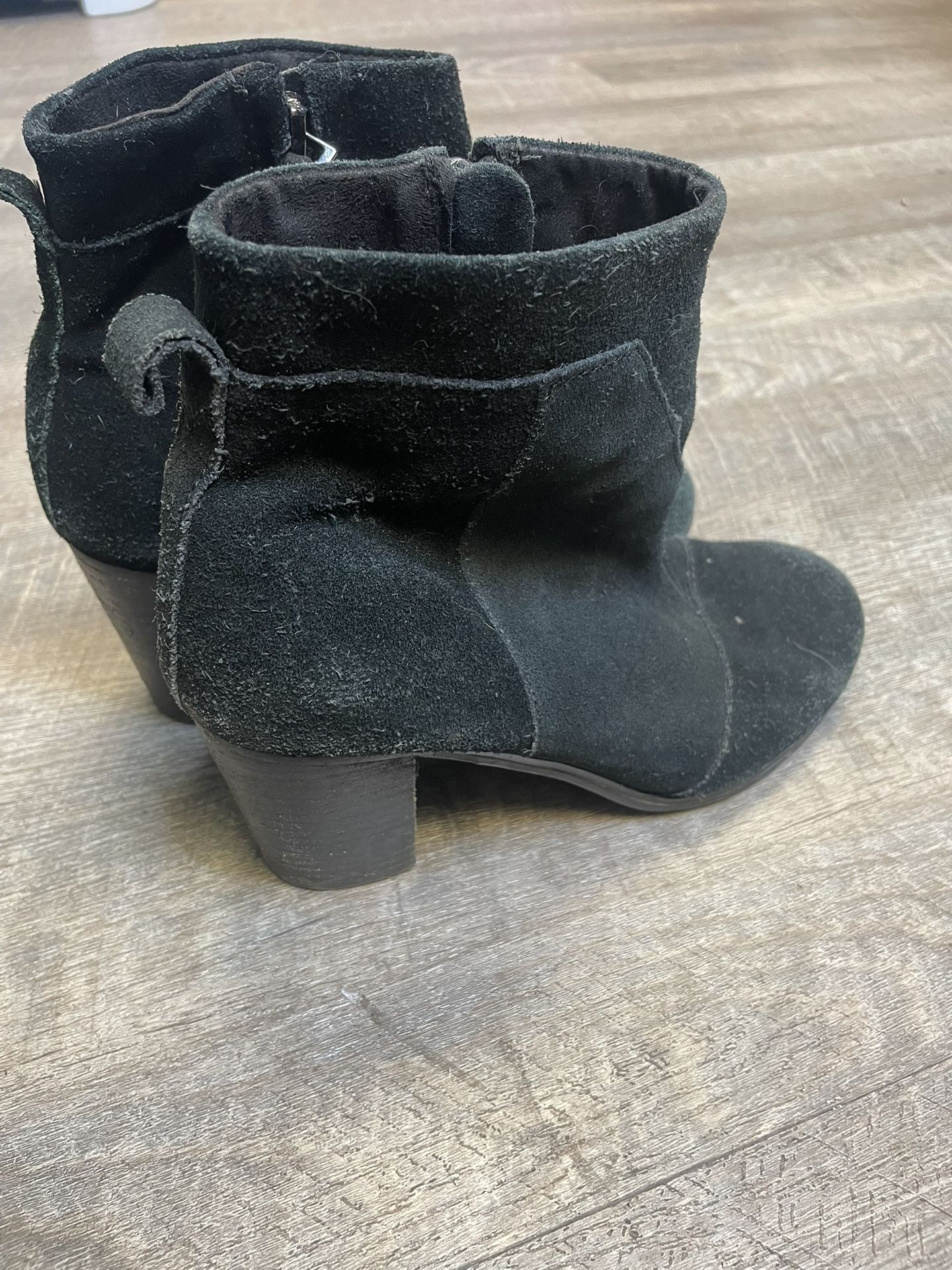 Tom’s - Suede Booties