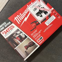 Milwaukee M18 18V Lithium-Ion Cordless Oscillating Multi-Tool Kit with one 2.0 Ah Battery & Charger