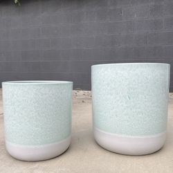 Set of 2 Matching Ceramic Plant Pots – Light Green & White (NEW - Never used)