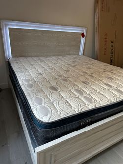 King Size Bed Frame With Led Lights Mattress Included  new in a box      Cama King Size con Luz Led Colchon Incluido