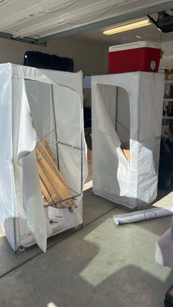 Free - Hanger Closet x 2