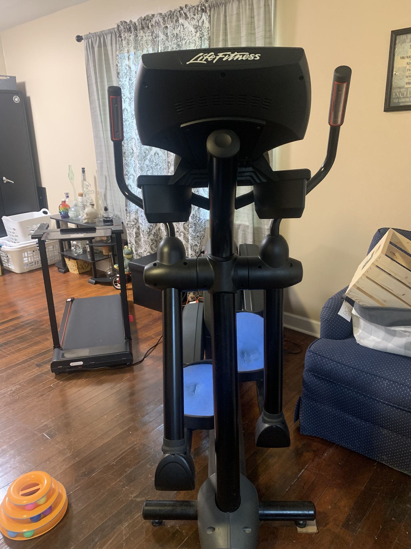 Elliptical Machine Life Fitness X9