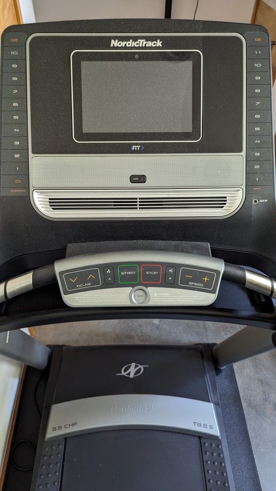 Nordictrack T8.5s Treadmill for Sale in Seattle, WA OfferUp