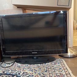 Samsung 32” TV