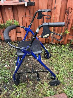Drive Medical 4-Wheel Rollator Rolling Walker w/ Fold Up Back Support