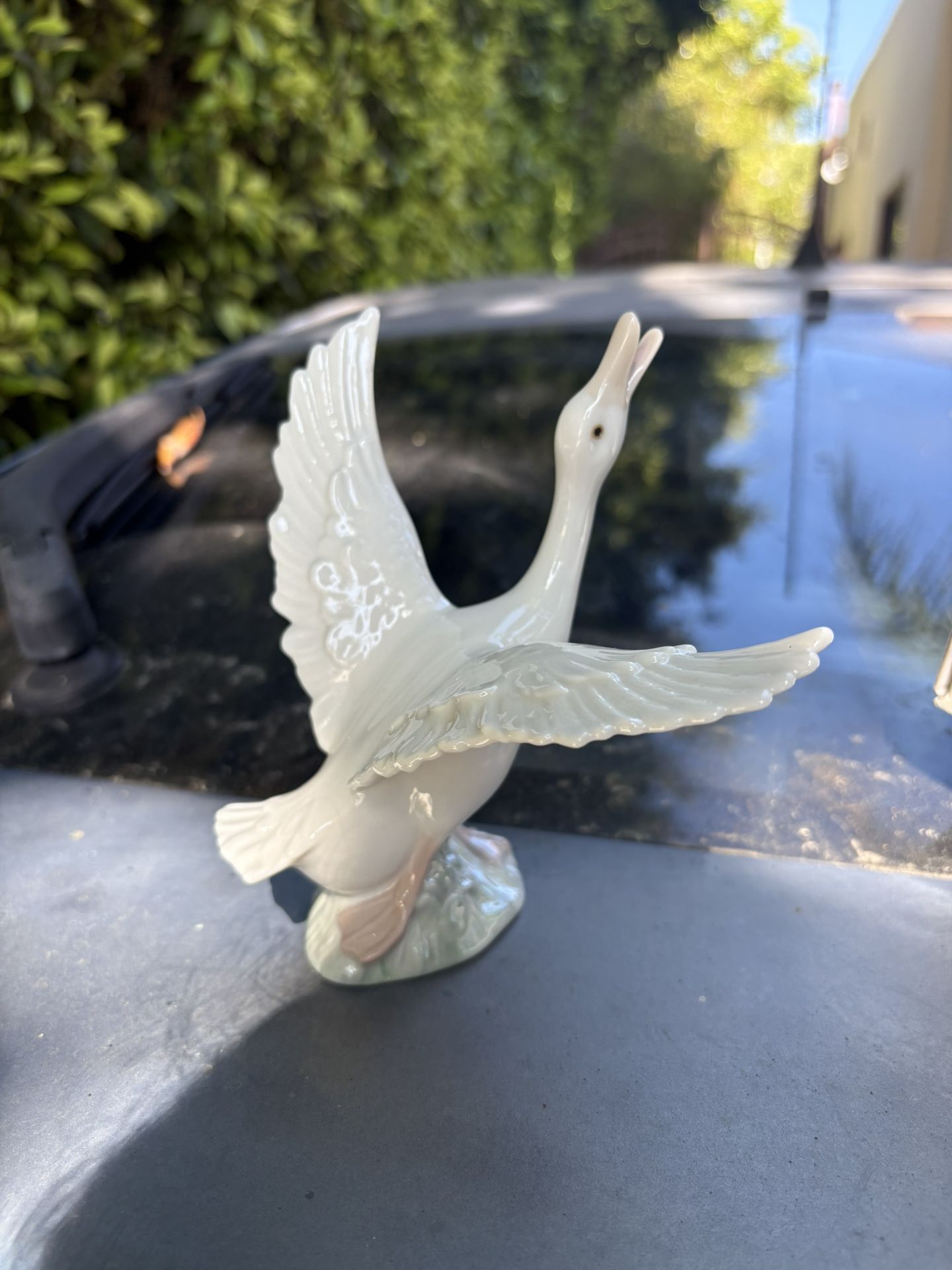 Lladro Vintage Collectibles - Duck Running