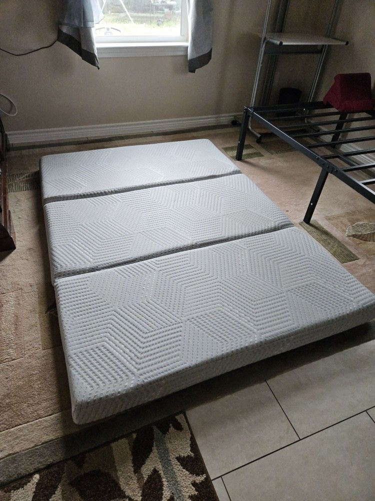 FULL CertiPUR-US Certified Memory Foam Foldable  Camping with Washable Cover!