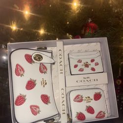 Strawberry 🍓 Coach 3 Pc Set